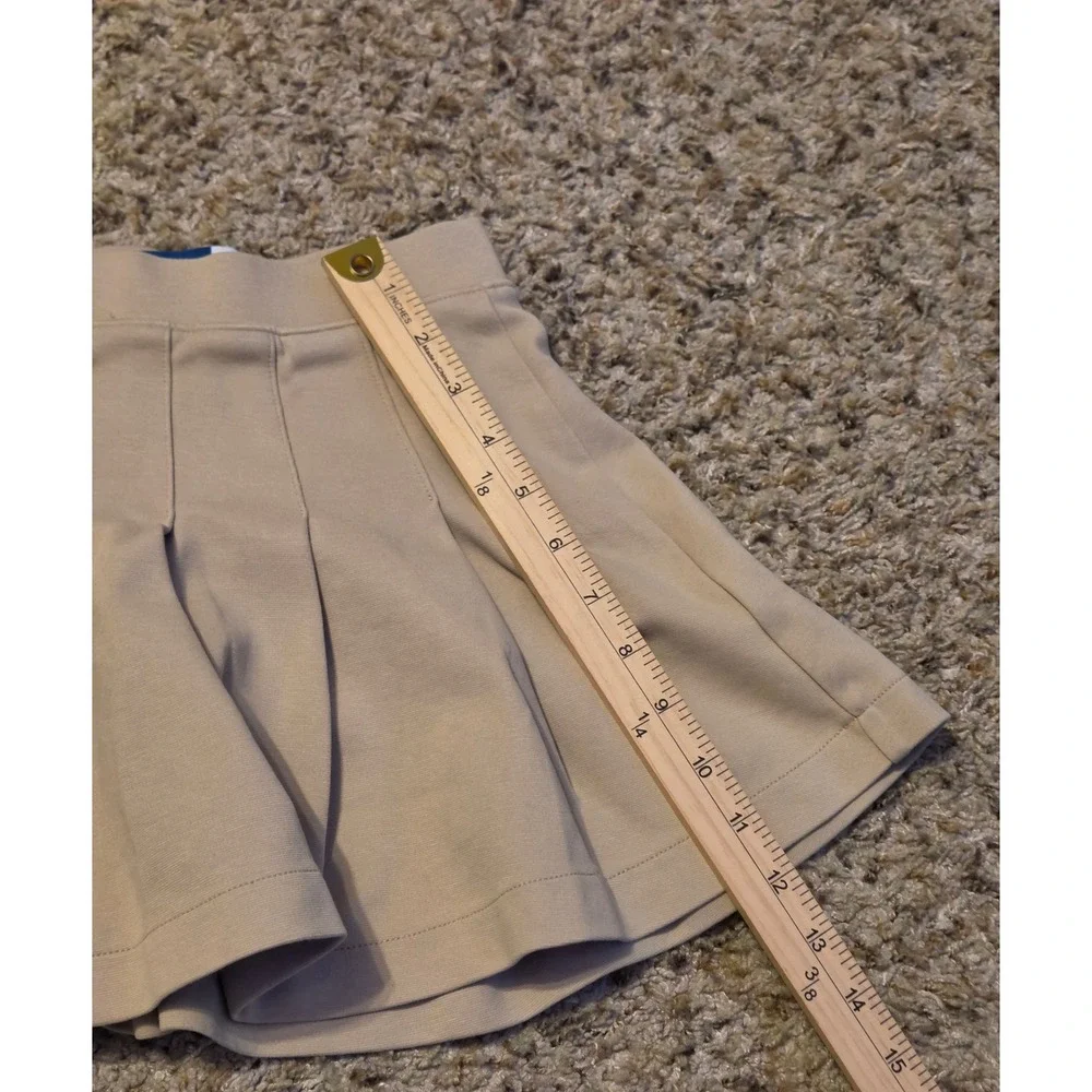 Old Navy Elastic Waistband Pleated Skort Youth Size Medium (8)‎ Tan